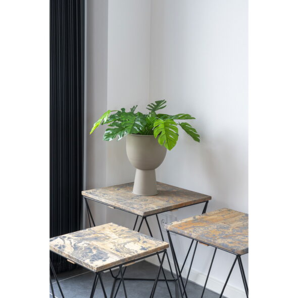 House Nordic - Amalfi Blumentopf - <p>Blumentopf, Stahl, beigegrau, ø19x27 cm</p> – Bild 4
